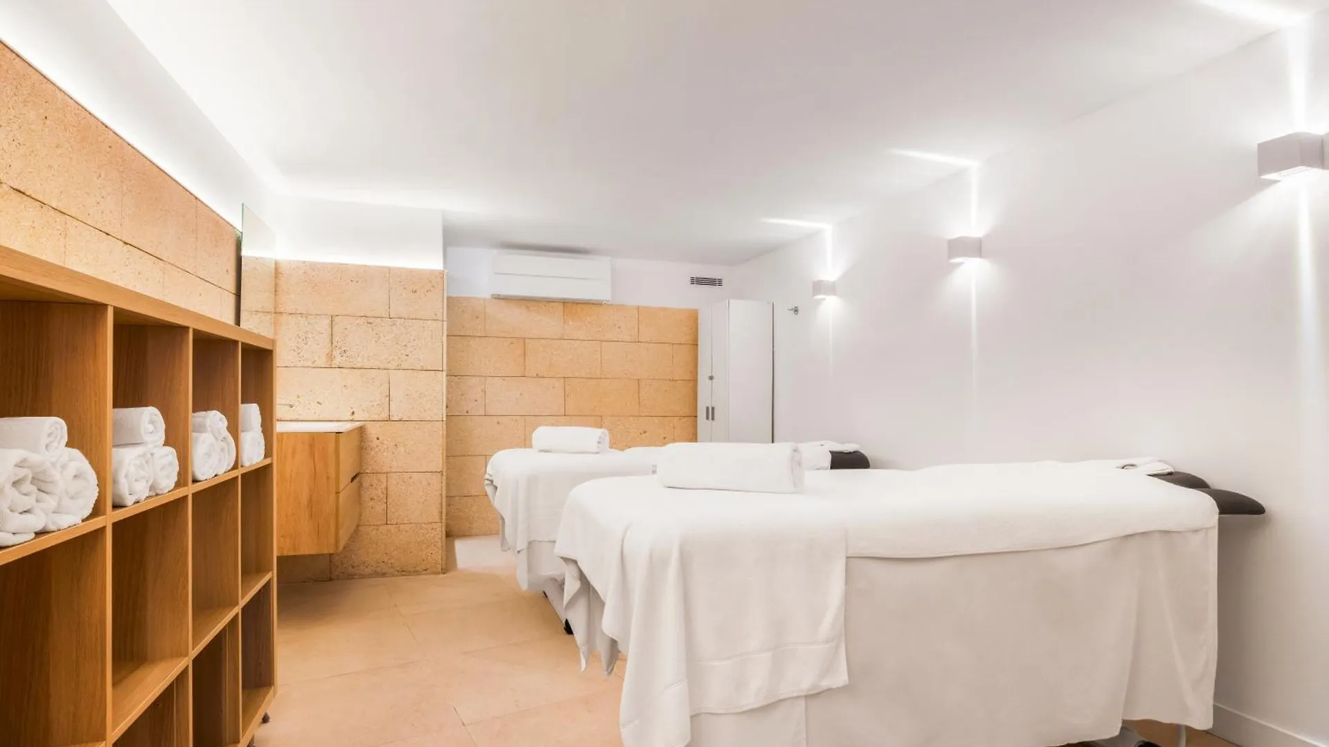 ****  Aparthotel Fontanellas Playa Playa de Palma  Spain